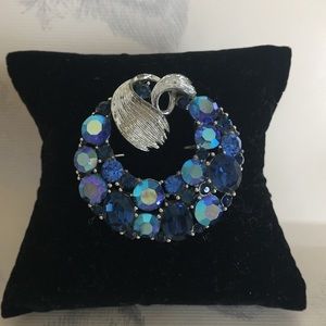 Vintage Lisner blue Rhinestone Brooch